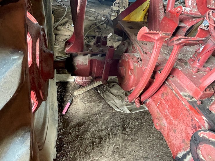 #4484-•-mccormick-super-h-tractor-image-18