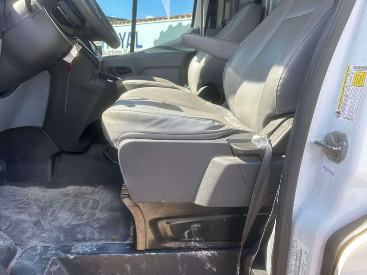 2015-ford-transit-image-11