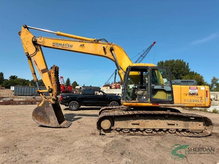 komatsu-pc220-lc-image-1
