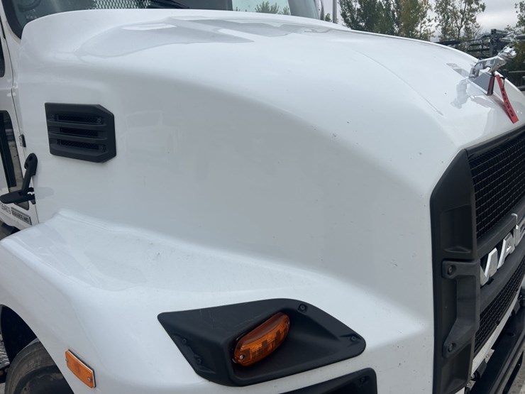 #1655-•-2021-mack-md-series-flatbed-truck-image-12