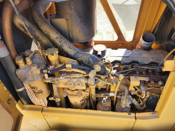 2007-caterpillar-d6k-lgp-image-21