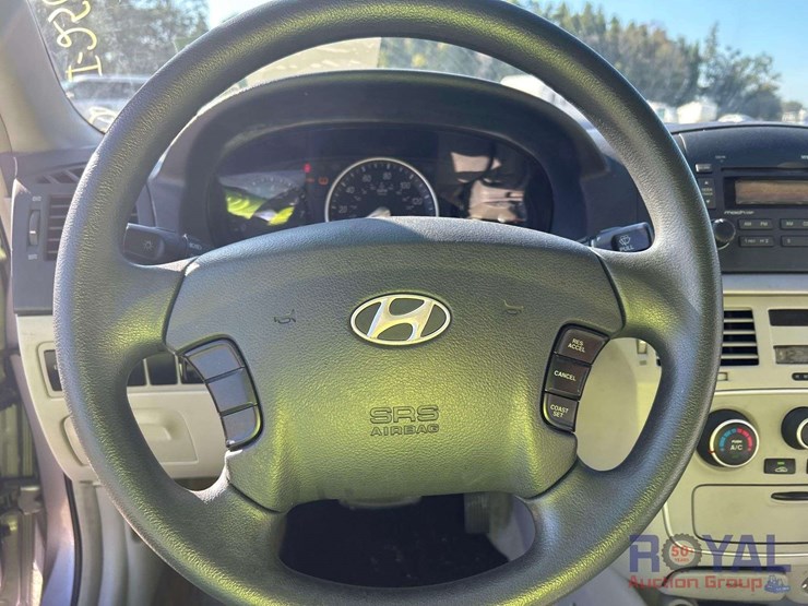 2007-hyundai-sonata-gls-sedan-image-13