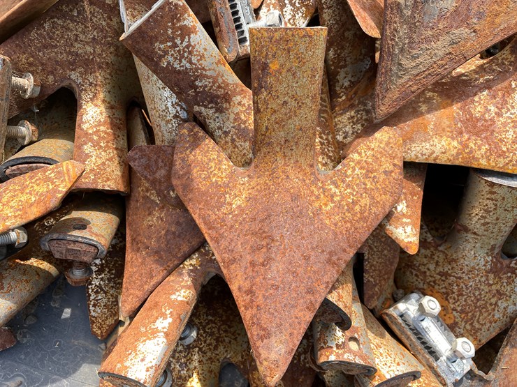 #4446-•-pallet-of-used-chisel-teeth-image-5