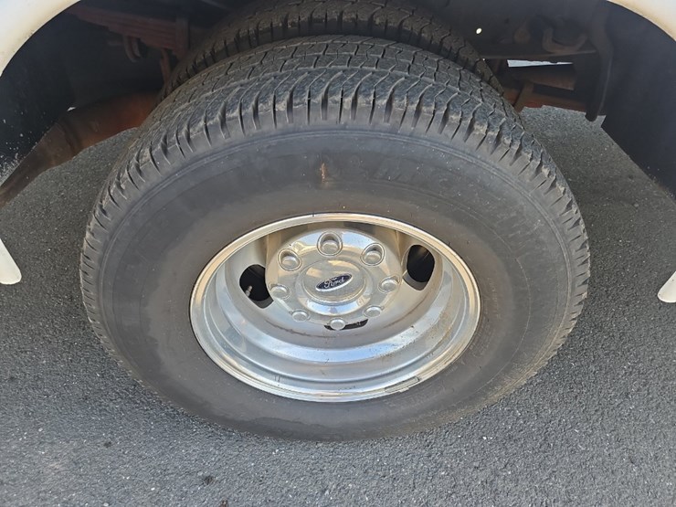 2018-ford-f350-xlt-image-12