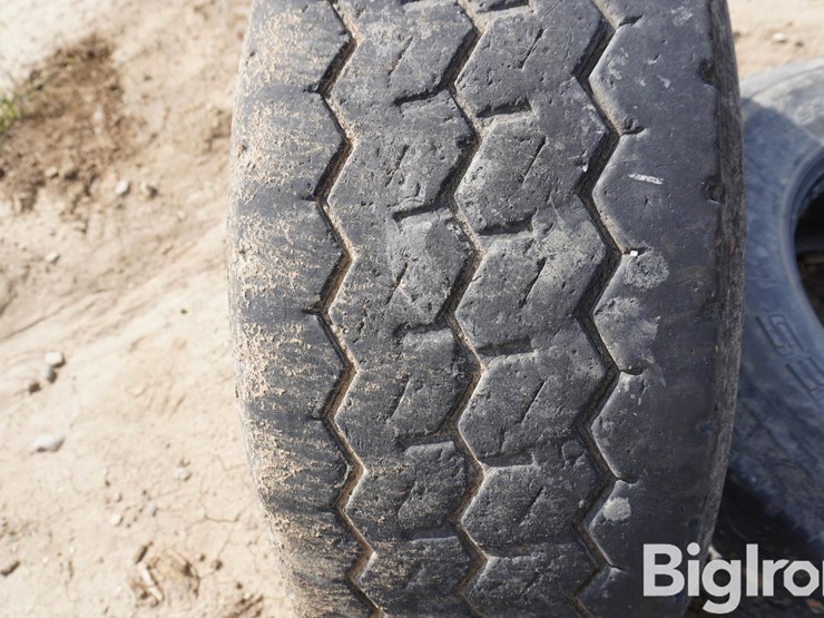 385/65r22.5-tires-image-14