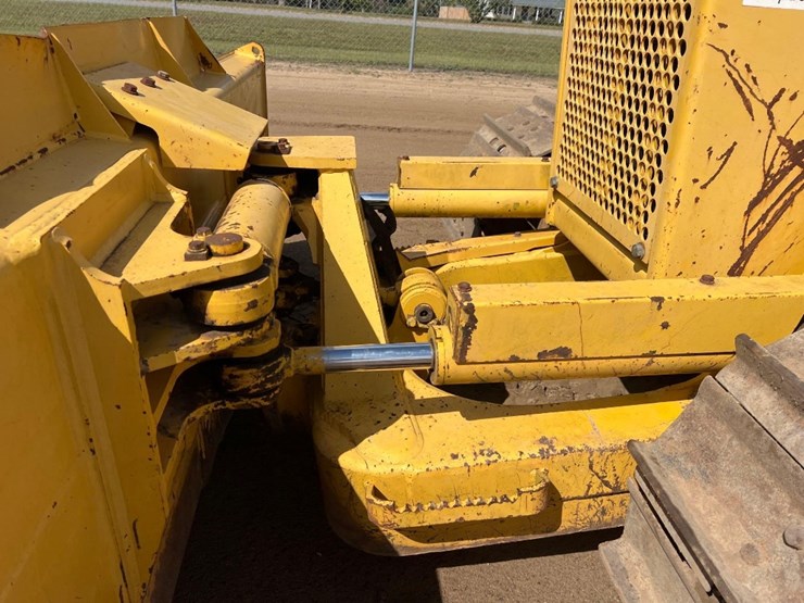 2005-komatsu-d39px-21-image-10