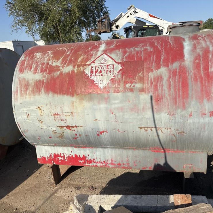 #5083 • 500 Gallon Waste Oil Barrel