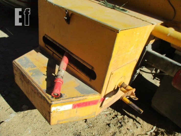 2011-international-durastar-4300-image-17