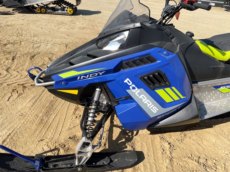 #1897-•-2024-polaris-indy-550-sport-snowmobile-(sells-with-bill-of-sale-only)-image-11