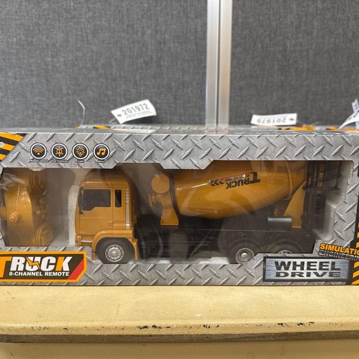 UNUSED TOY REMOTE CONTROLLED CEMENT TRUCK