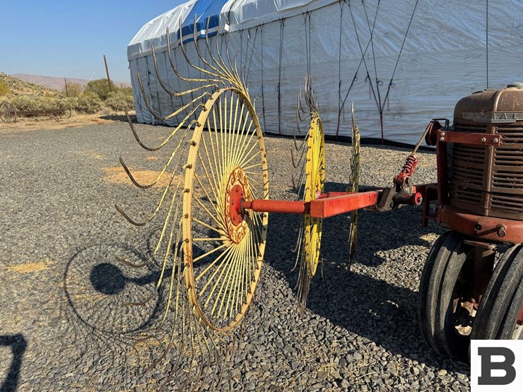 1942-farmall-model-"h"-tractor-image-9
