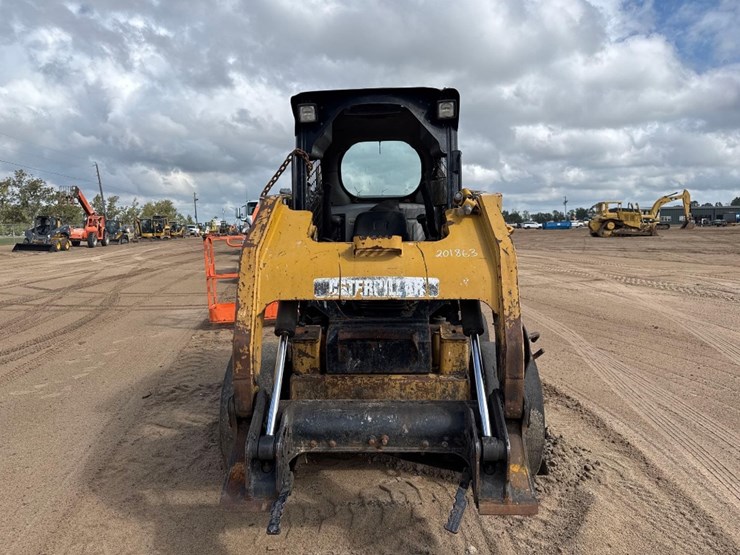 2012-caterpillar-246c-image-3