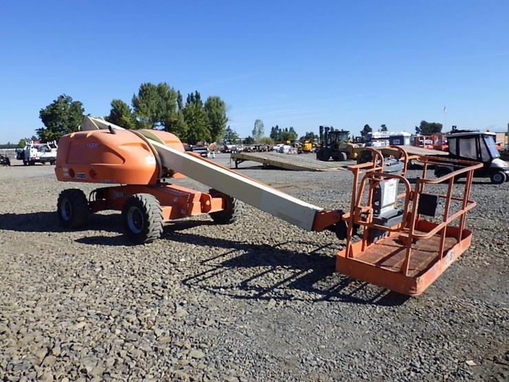 2012-jlg-400s-image-2