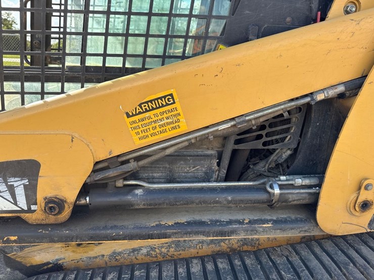 2005-caterpillar-267b-image-19