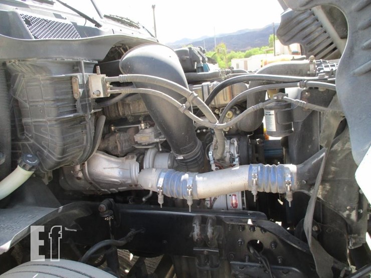 2012-freightliner-cascadia-125-image-5