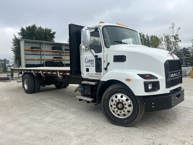 #1655-•-2021-mack-md-series-flatbed-truck-image-7