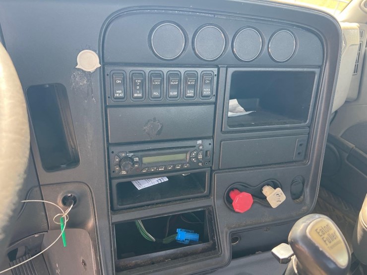 2011-international-prostar-+122-6x4-daycab-road-tr-image-29