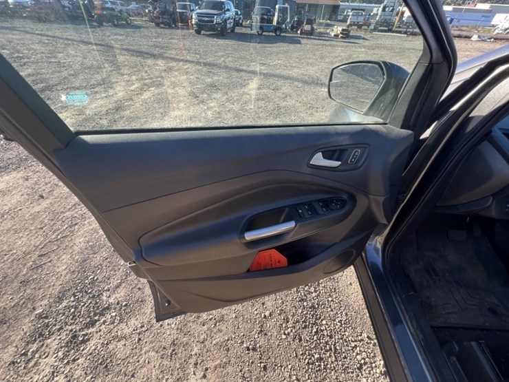 2017-ford-escape-image-24