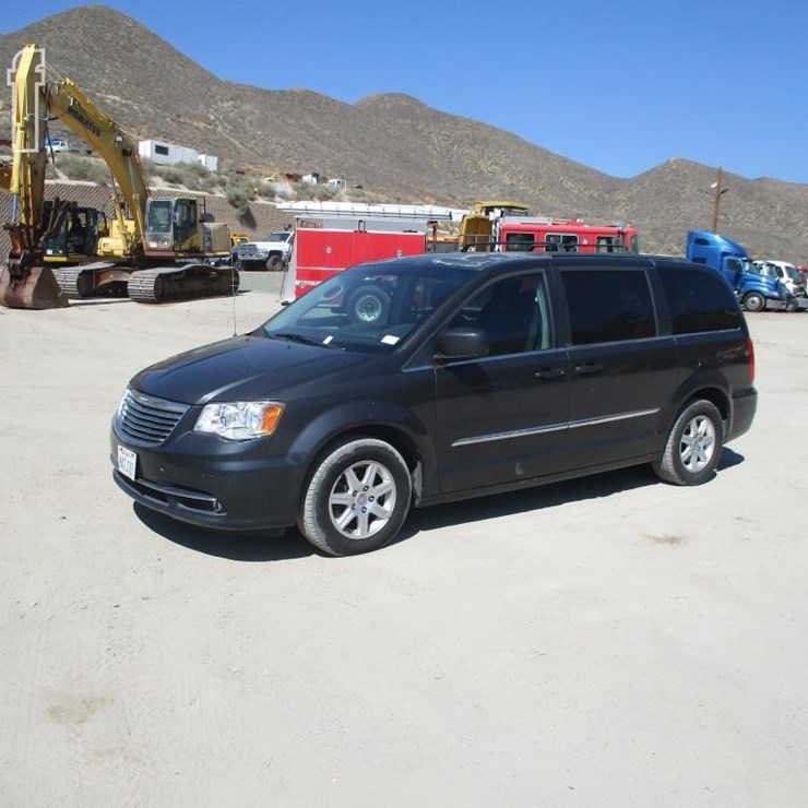 2012 CHRYSLER TOWN & COUNTRY