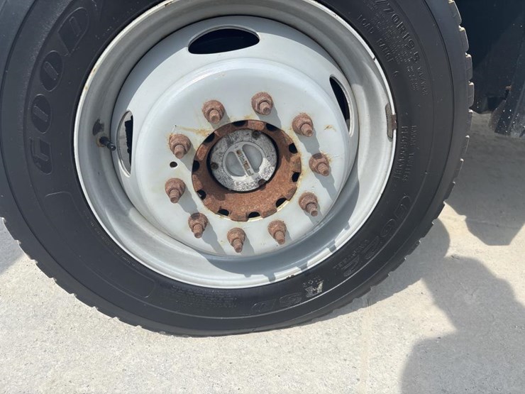 2008-ford-f550-image-42