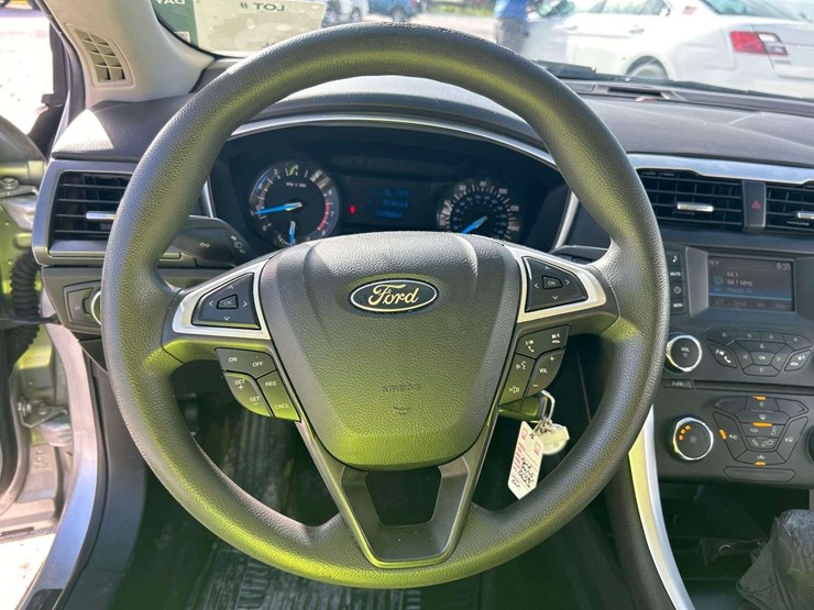 2015-ford-fusion-s-sedan-image-12