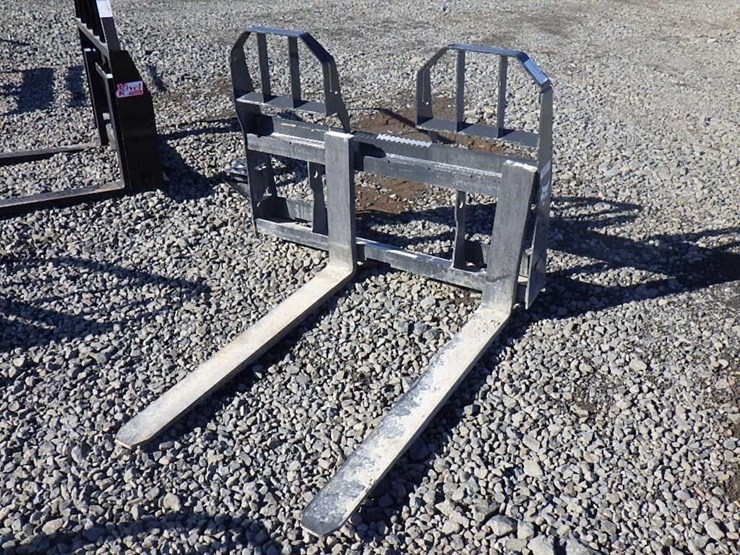 skid-steer-fork-attachment-image-1