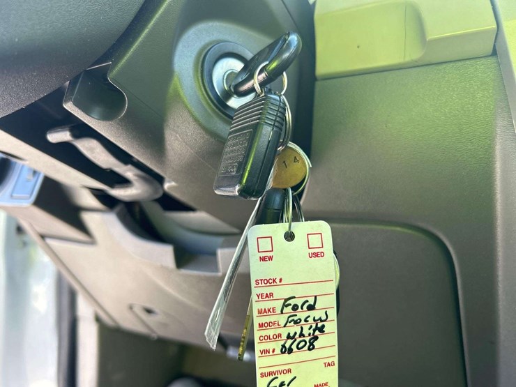 2008-ford-focus-sel-sedan-image-26