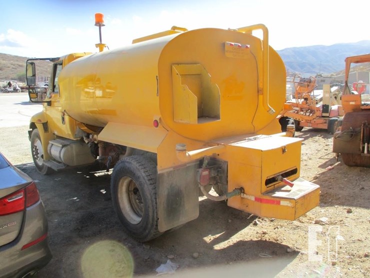 2011-international-durastar-4300-image-3