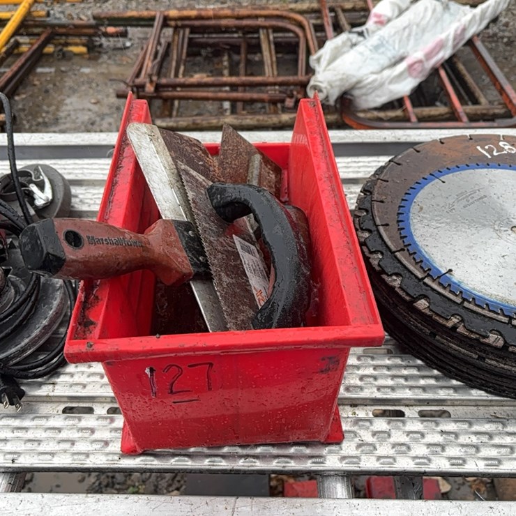 TUB OF MISCELLANEOUS TROWELS SUPPORT EQUIPMENT