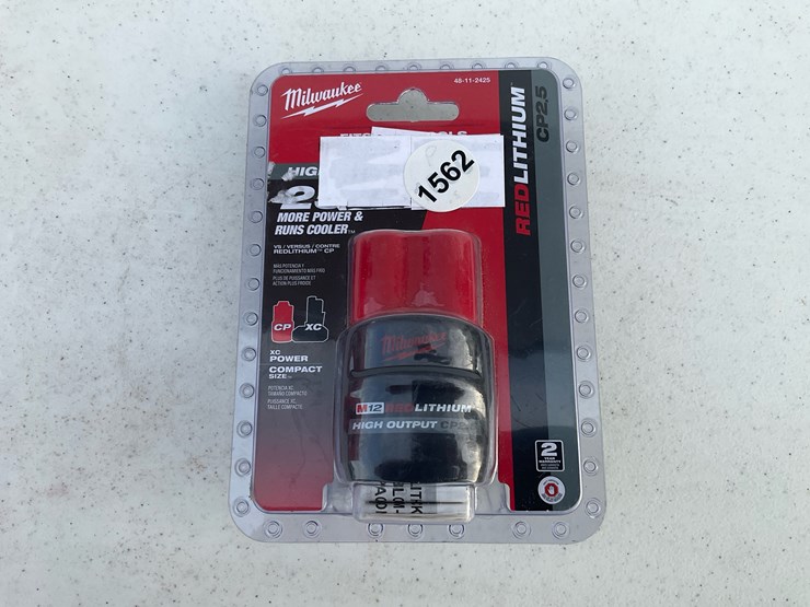 #1562-•-milwaukee-m12-redlithium-high-output-cp2.5-battery-image-1