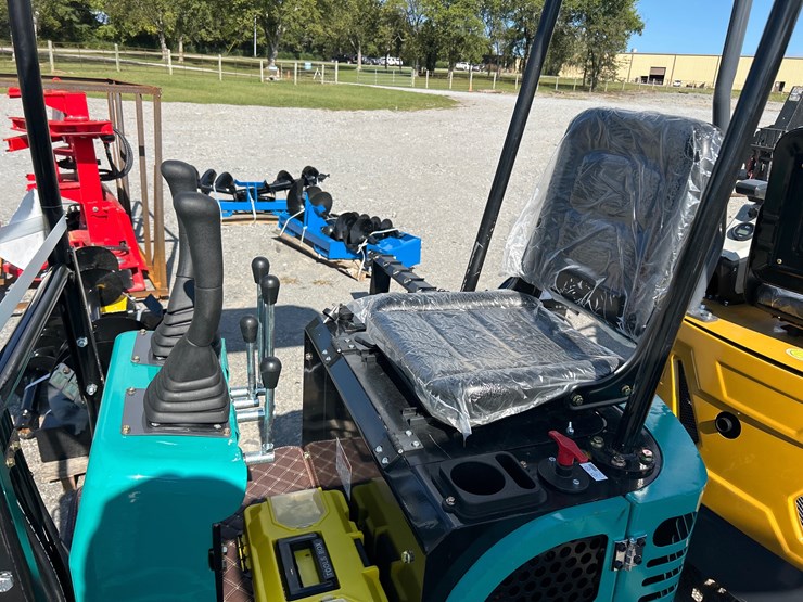 #11-•-2025-cfg-industrial-qh12r-mini-excavator-image-4