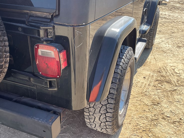 2000-jeep-wrangler-sport-image-21