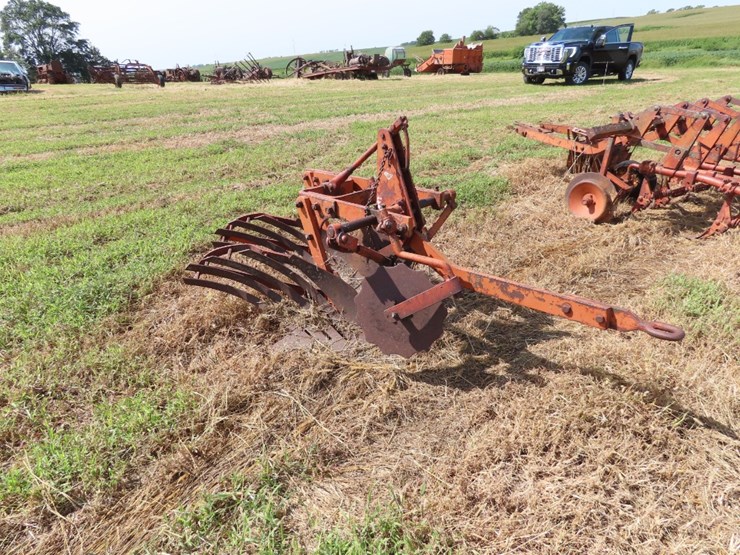 allis-chalmers-slat-bottom-plow-image-2