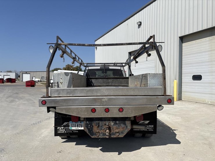 2016-dodge-ram-5500-image-3