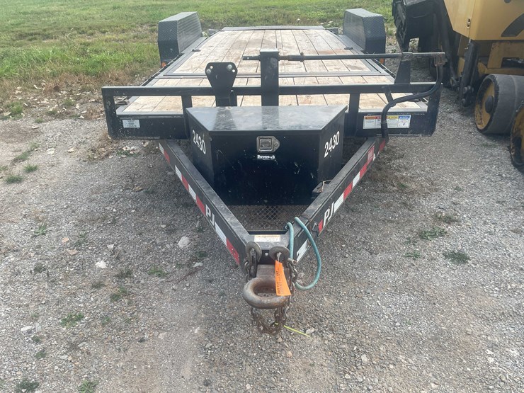 #8618-•-2021-pj-20'-tilt-deck-equipment-trailer-(has-wi-title)-(aps)-image-44