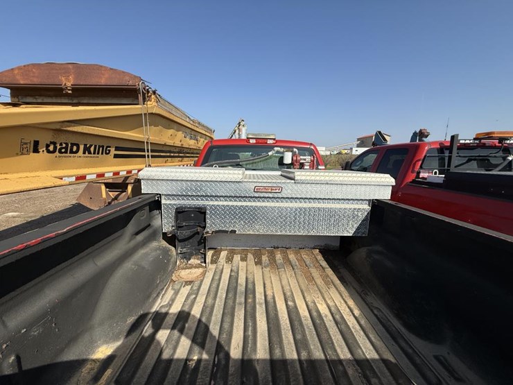 #2141-•-2013-chevrolet-silverado-2500hd-4x4-pickup-truck-image-18