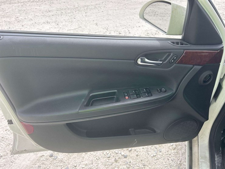 2006-chevrolet-impala-sedan-image-10
