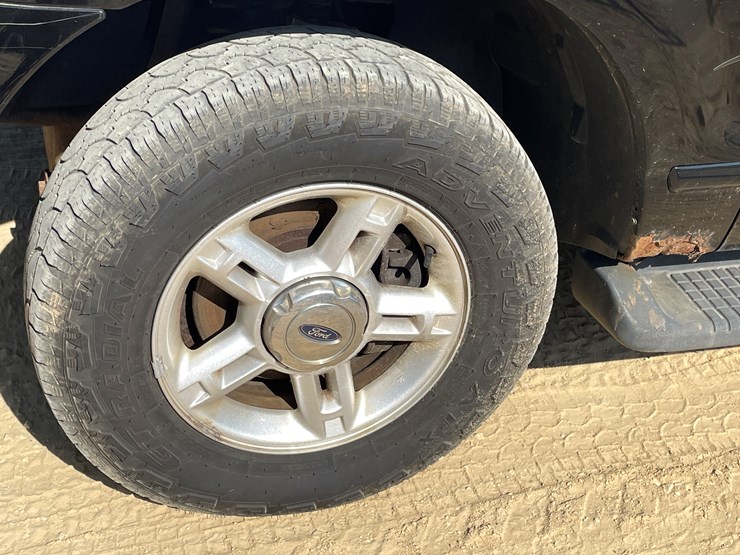 2004-ford-explorer-image-92