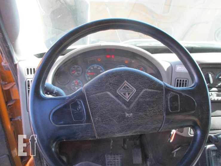 2011-international-durastar-4300-image-11