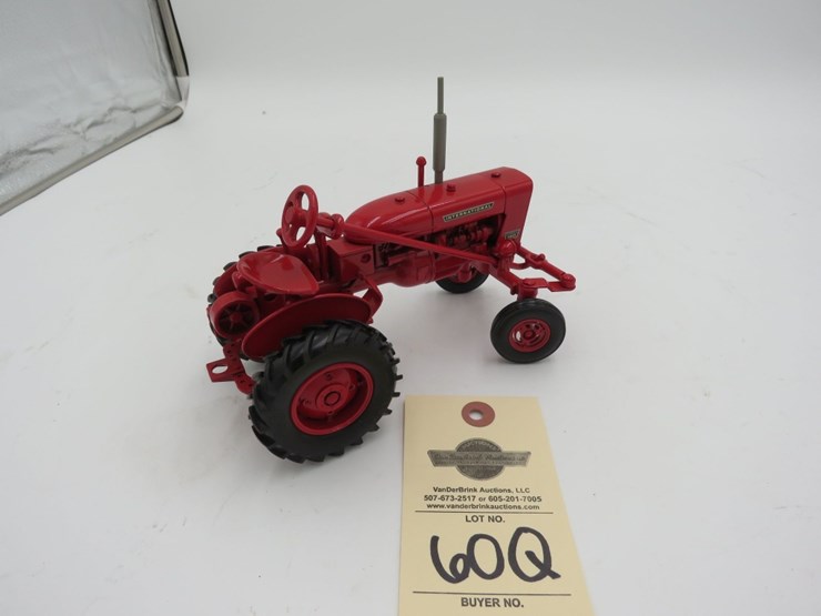1988-50th-anniversary-farmall-140-toy-tractor-image-4