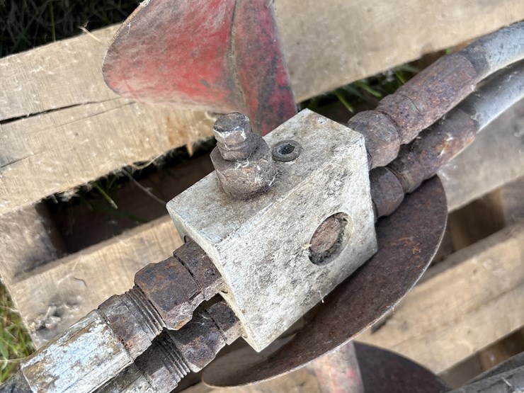 hydraulic-grain-bin-sweep-image-13