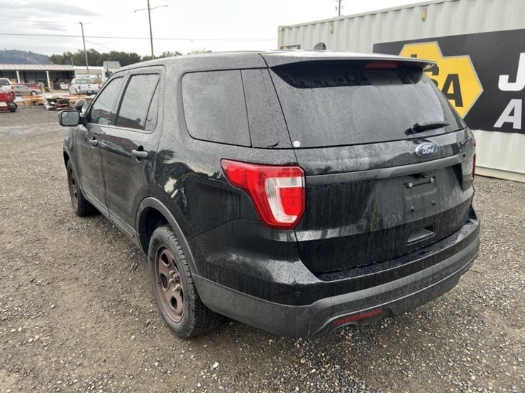 2017-ford-explorer-image-6