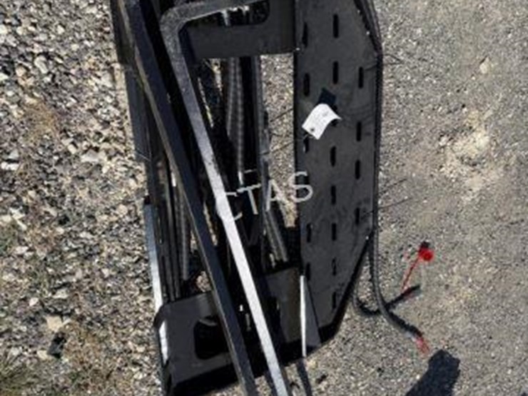 #101-•-skid-steer-hydraulic-side-shift-forks-image-4