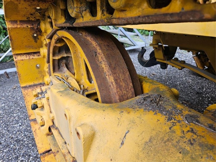 2013-caterpillar-d6-image-20