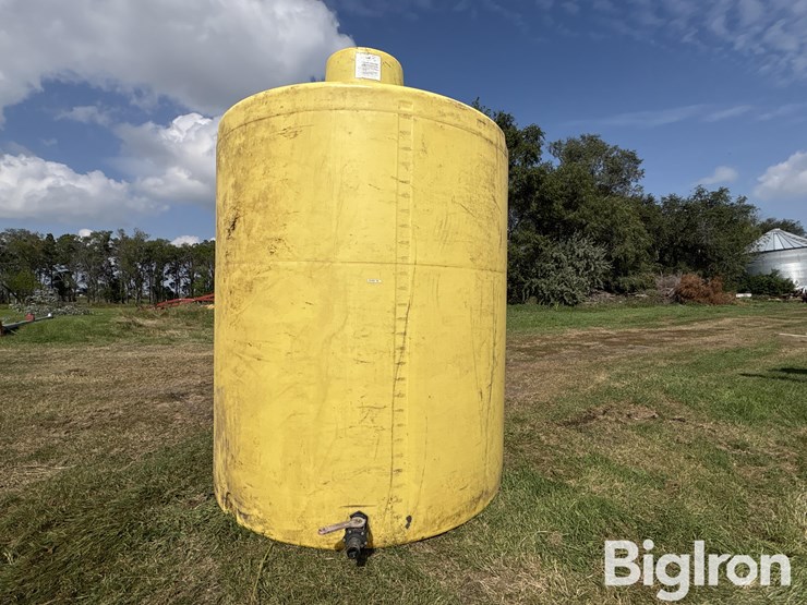 yellow-plastic-3000-gal-liquid-tank-image-2