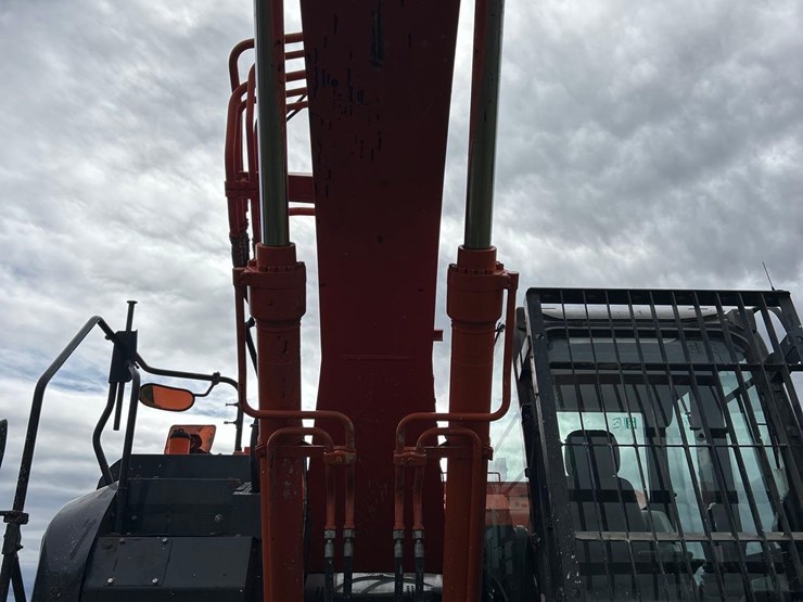 2017-hitachi-zx245us-lc-6n-image-15
