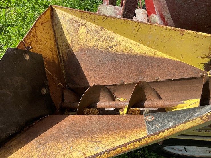 new-holland-355-image-19