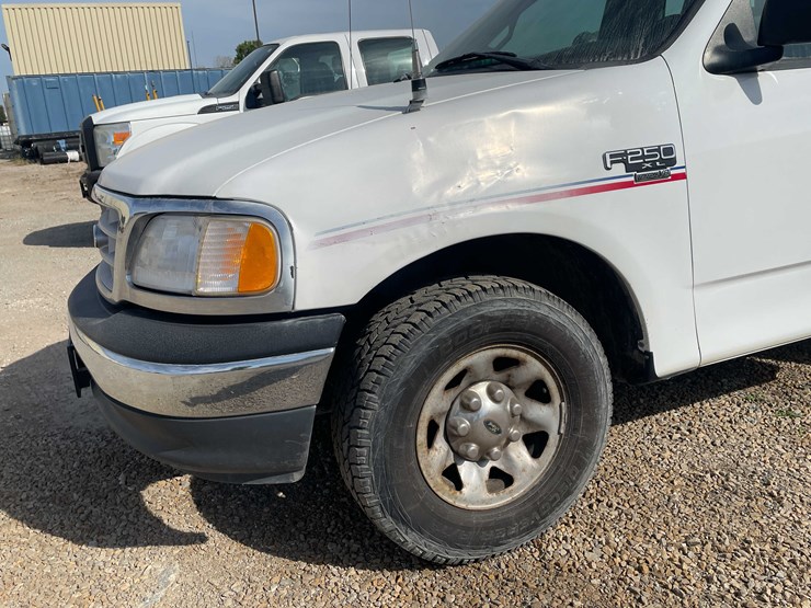 ford-f250-xl-image-9
