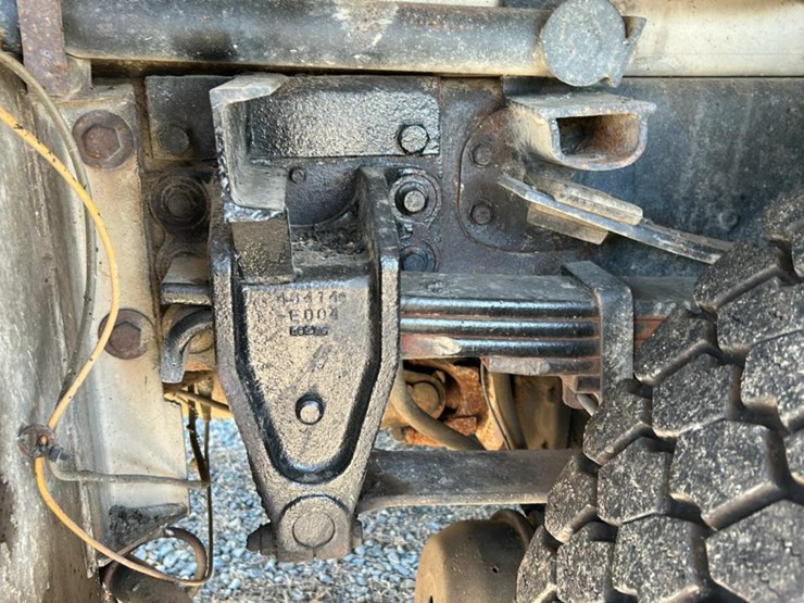 #1963-•-2010-dump-&-spreader-truck*-image-41
