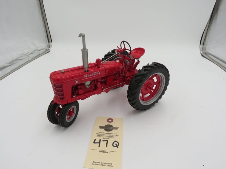 farmall-model-h-1/12th-scale-tractor-image-5